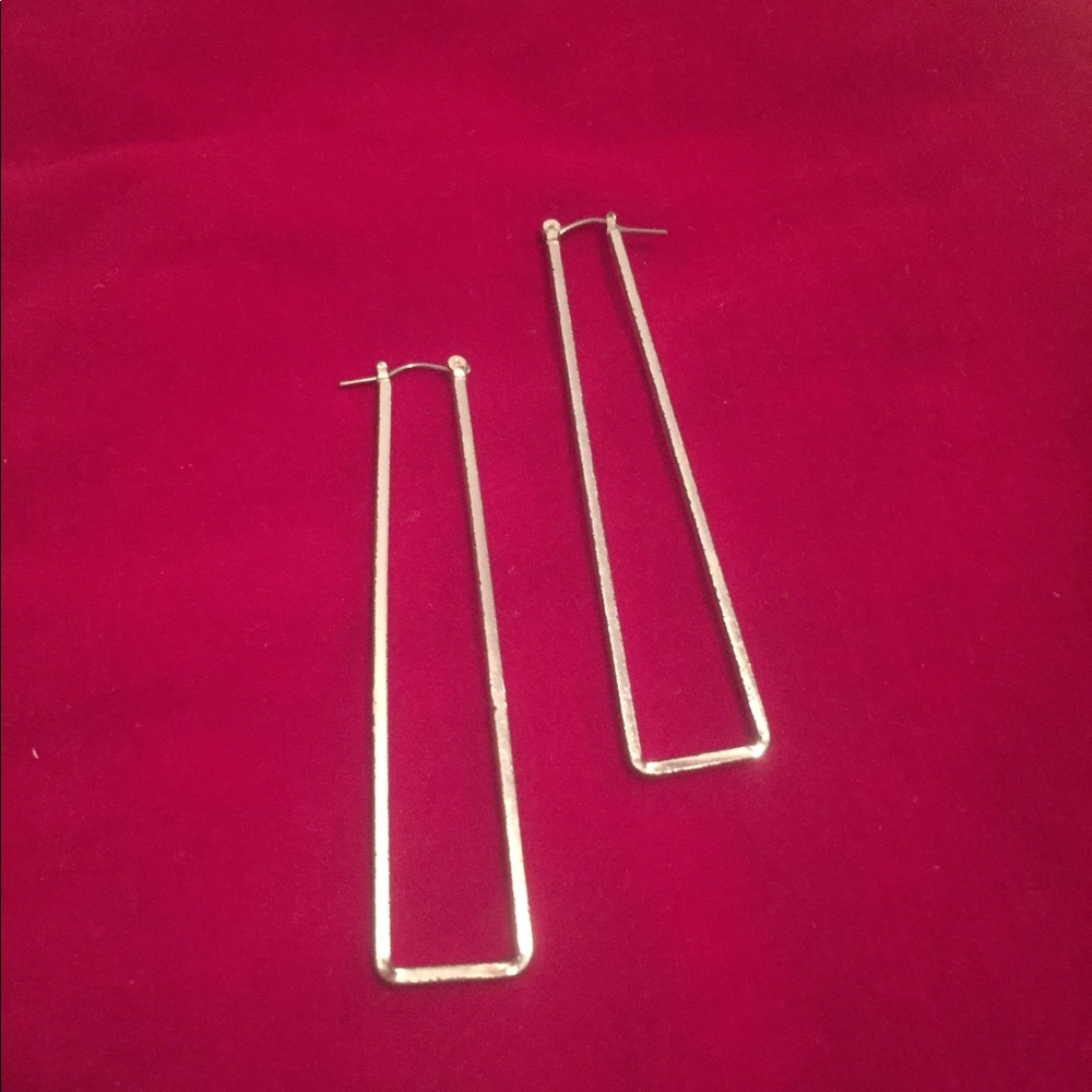Earring - Picture 3 of 4